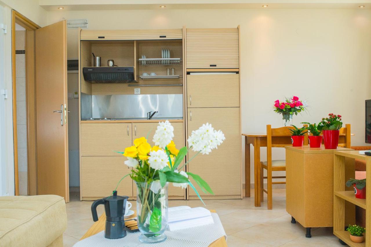 Monopetro Apartment Metamorfosi  Luaran gambar