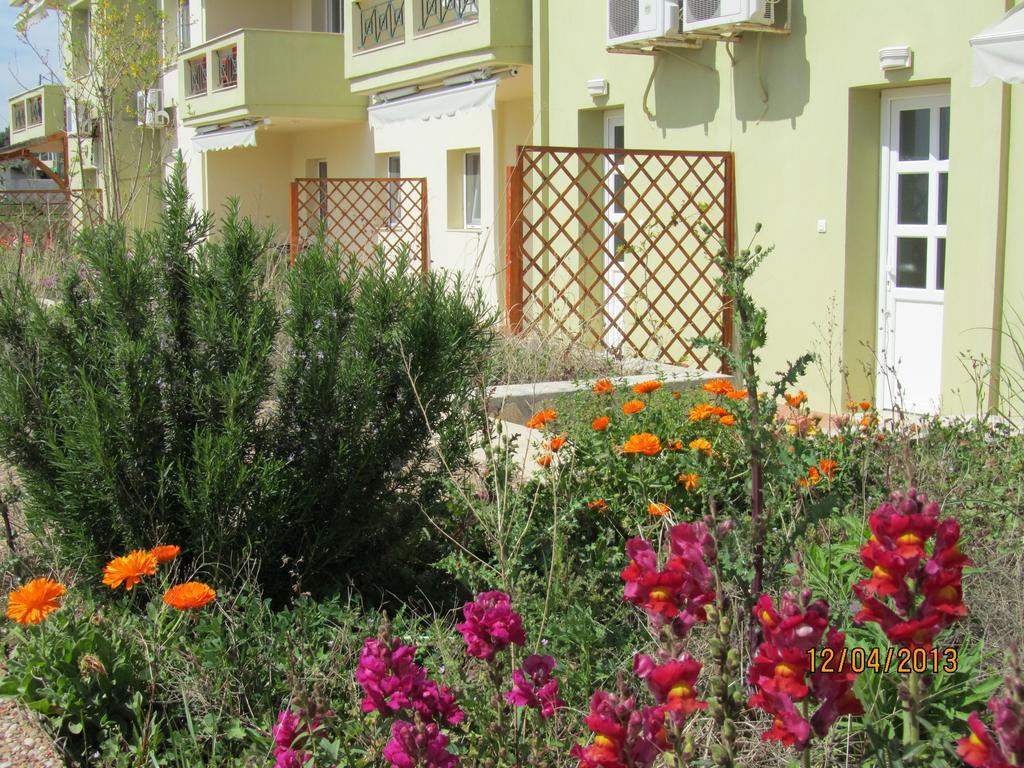 Monopetro Apartment Metamorfosi  Luaran gambar